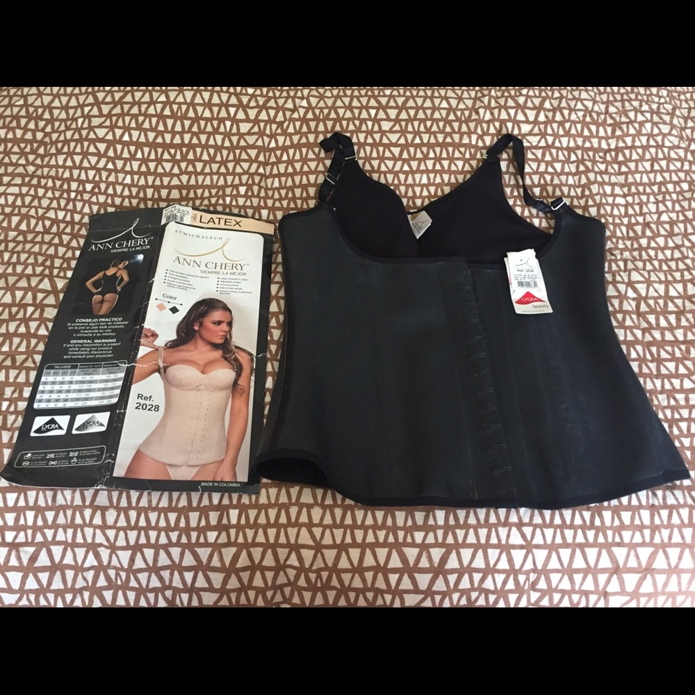 Ann Chery Latex Waist Training Cincher NWT